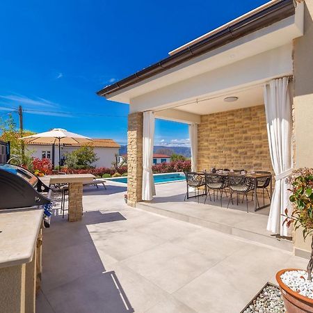 Holiday House Villa Andro Pinezići Eksteriør bilde