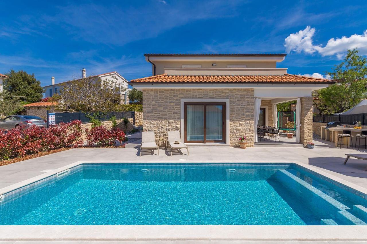 Holiday House Villa Andro Pinezići Eksteriør bilde