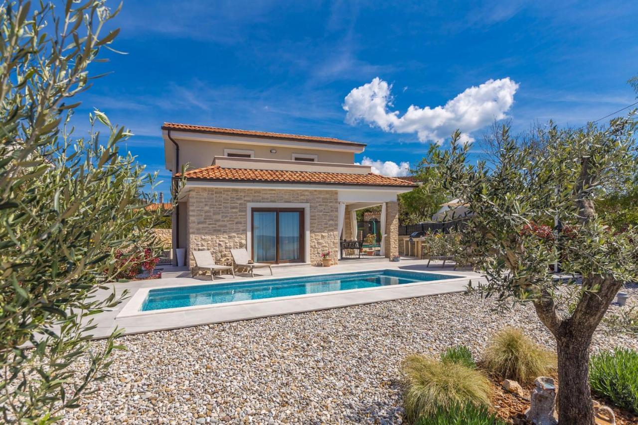 Holiday House Villa Andro Pinezići Eksteriør bilde
