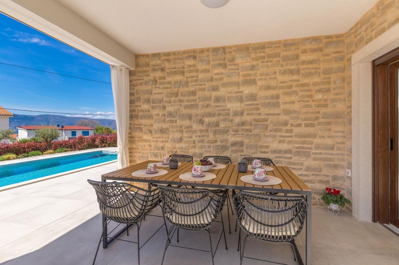 Holiday House Villa Andro Pinezići Eksteriør bilde